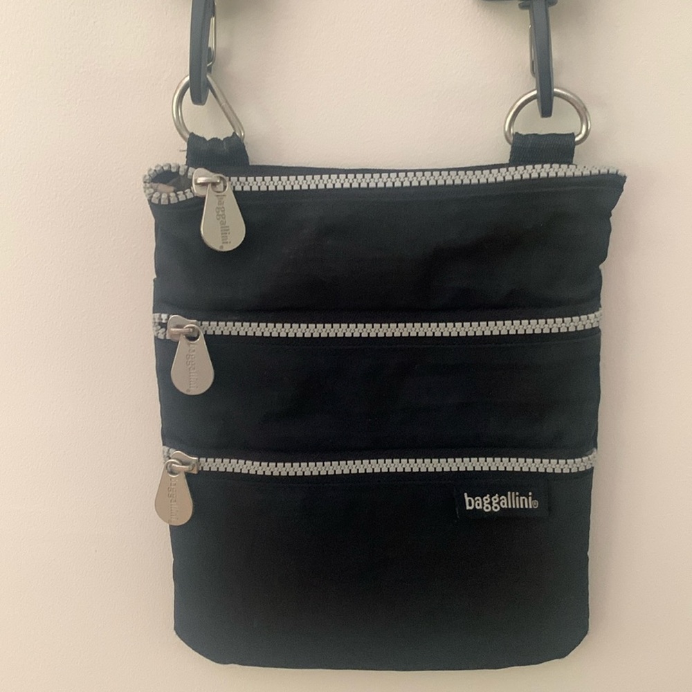 Baggallini black fabric crossbody bag
